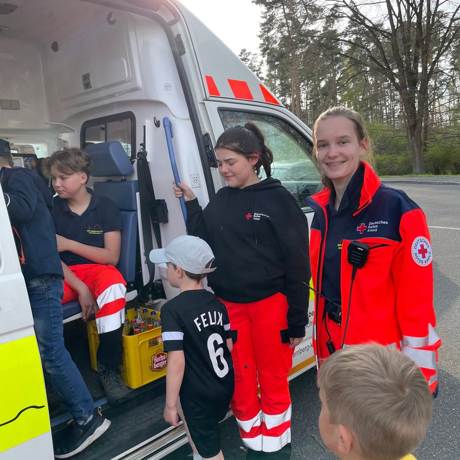 Jugendliche der Bereitschaft bei einem Sanitätsdienst